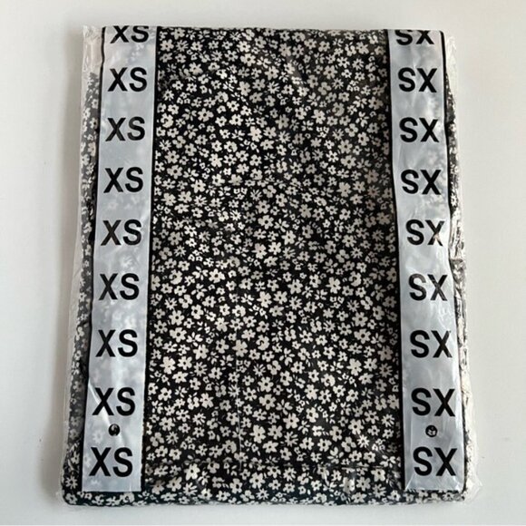 Mango, Flower Print Long Sleeve Dress - Black. Size: XS, 2 US. NIB - Picture 5 of 10